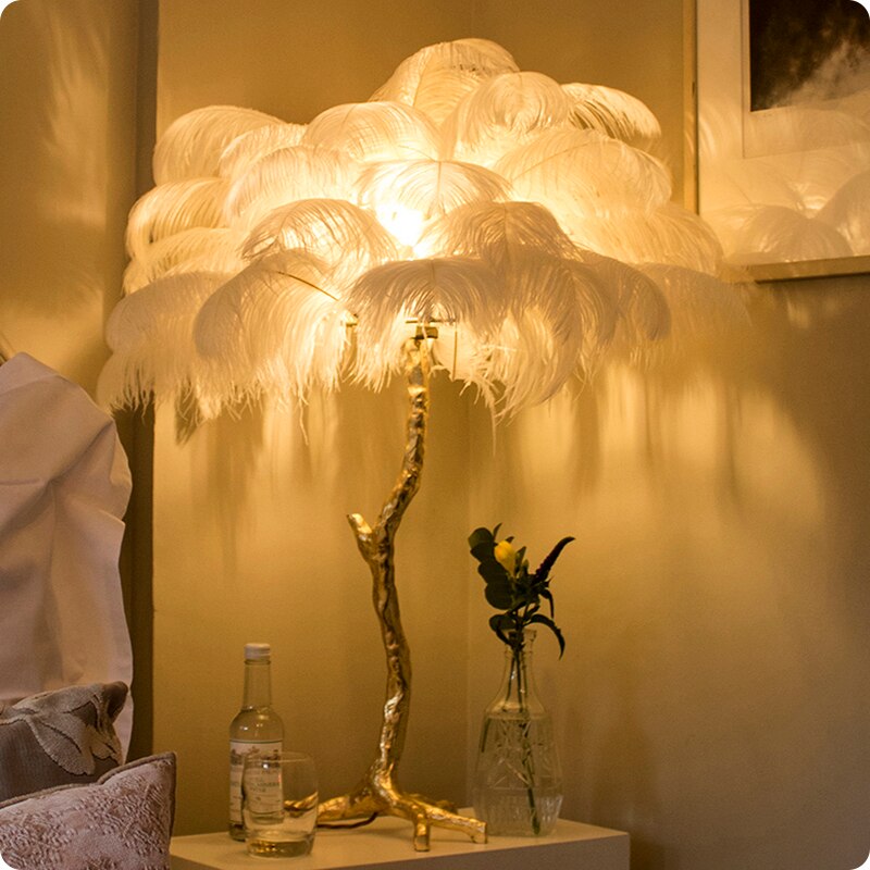 Vintage Ostrich Feather Table Lamp - Vintiige